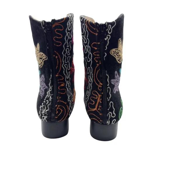 Boho Floral Embroidered Black Velvet Ankle 1.5&quot; Heeled Boots Sz 41 (US 9.5)
