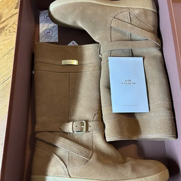 Boots coach camel 8.5