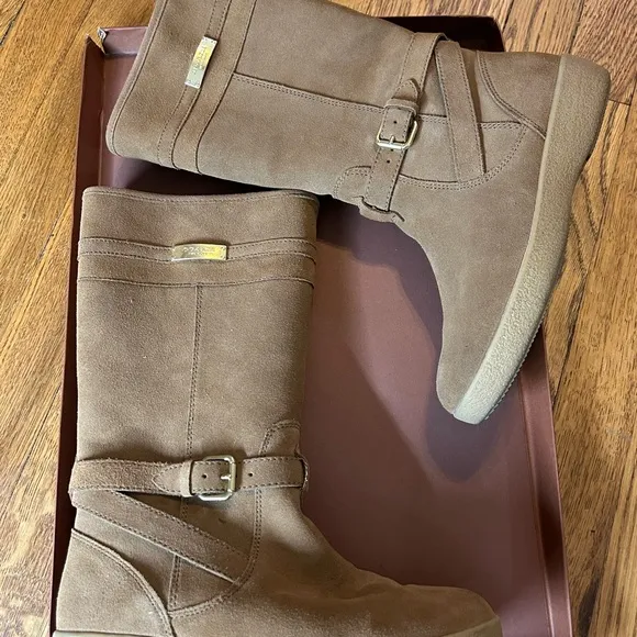 Boots coach camel 8.5