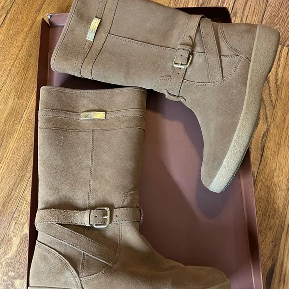 Boots coach camel 8.5