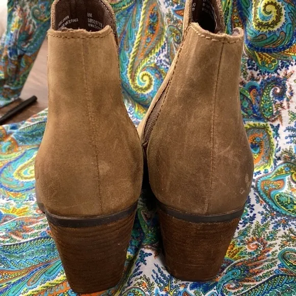 Born ankle boots size 8