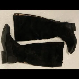 Born Black Suede Boots Size 8