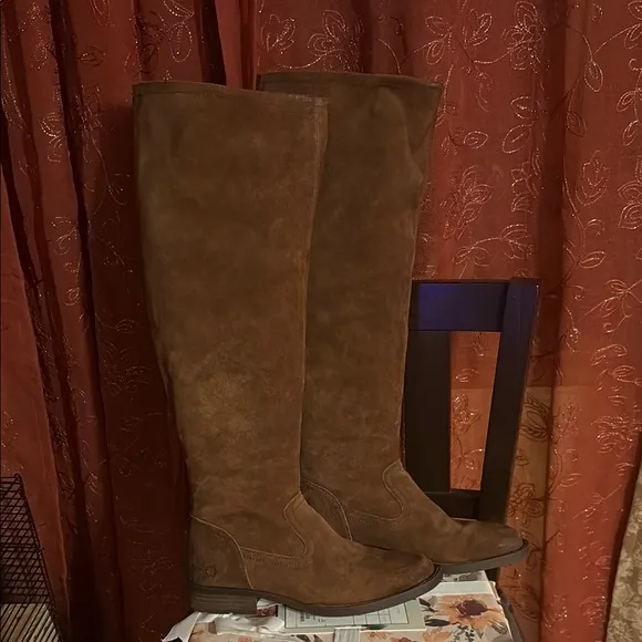 Born Borman Tall Boots Brown Suede size 8.5