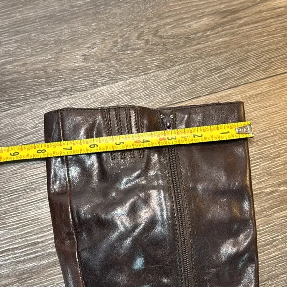 Born brown leather tall boots woman’s size 10 (b18)