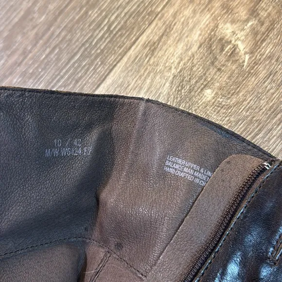 Born brown leather tall boots woman’s size 10 (b18)