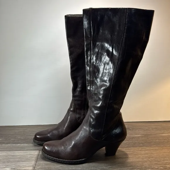 Born brown leather tall boots woman’s size 10 (b18)