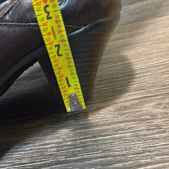 Born brown leather tall boots woman’s size 10 (b18)