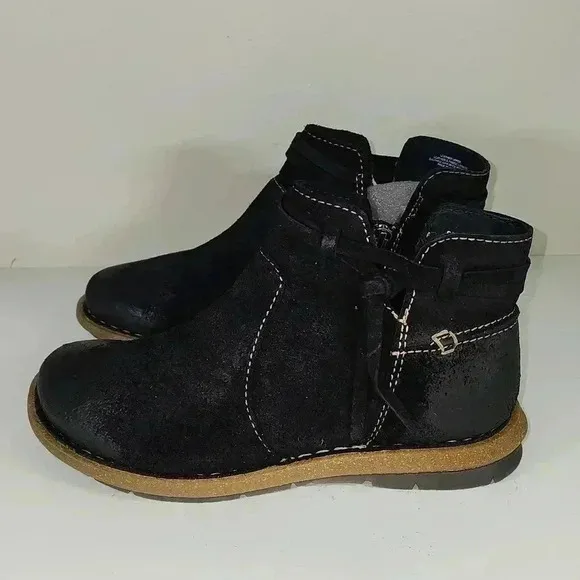 BORN Handcrafted footwear ankle boots nwob size 10