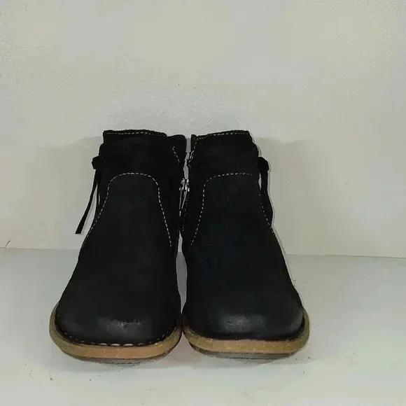 BORN Handcrafted footwear ankle boots nwob size 10