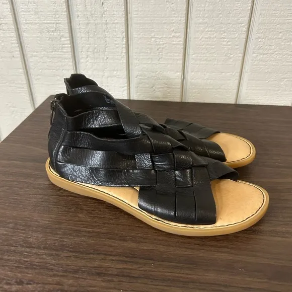 Born IWA Woven Sandals, size 7.