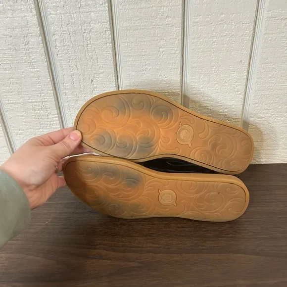 Born IWA Woven Sandals, size 7.