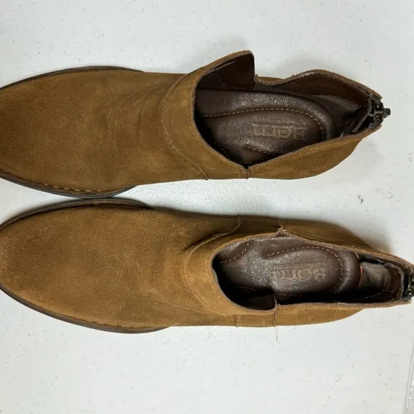 Born Shari II Tan Suede Ankle Boots size 7M southwestern western EUC
