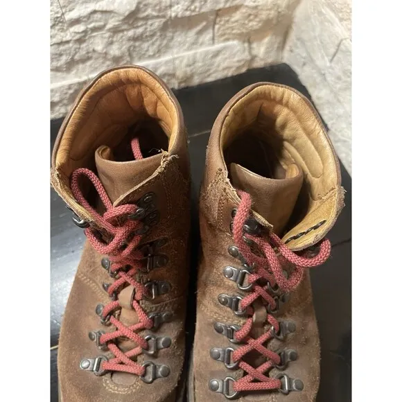 BORN STOCK BROWN STONE SUEDE Hiking Boots M2775 Size US 9.5/ 43 Red Laces