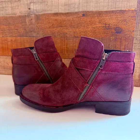 Born Trinculo Distressed Leather Ankle Boots - Burgundy
