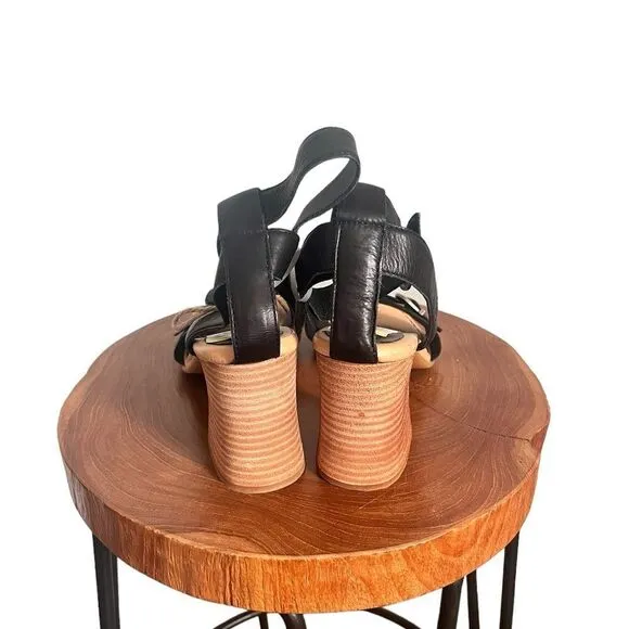 Born Tahlia Sandals