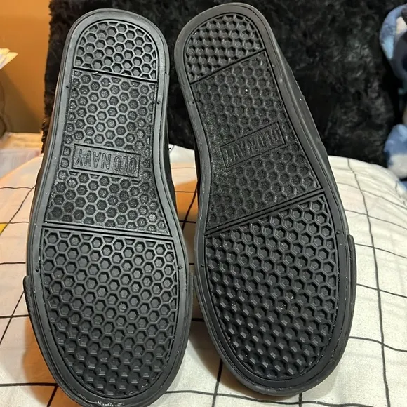 Boys Old Navy Size 5 Black Dress /Casual Shoe.           Worn Once