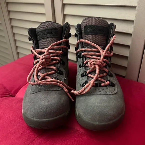 🥾💕BRAND NEW COLUMBIA BOOTS🥾💕