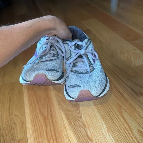 Brooks Adrenaline GTS 20 Womens Shoes Size 9 B Gray Purple Running Athletic
