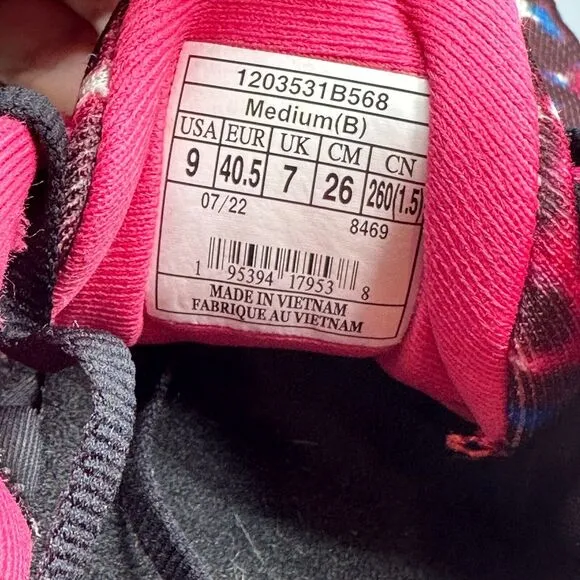 Brooks Adrenaline GTS 22 Women's 9 Magenta Athletic Sneakers Lace-Up Shoes