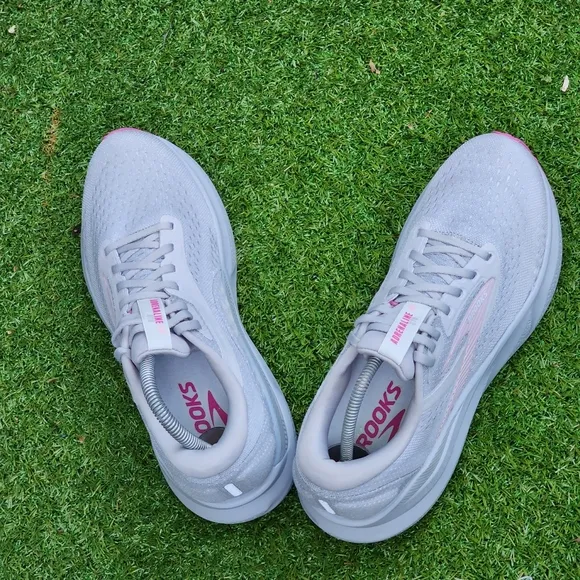 BROOKS ADRENALINE GTS 24 - Womens Sneakers - SIZE 10 (2A NARROW )