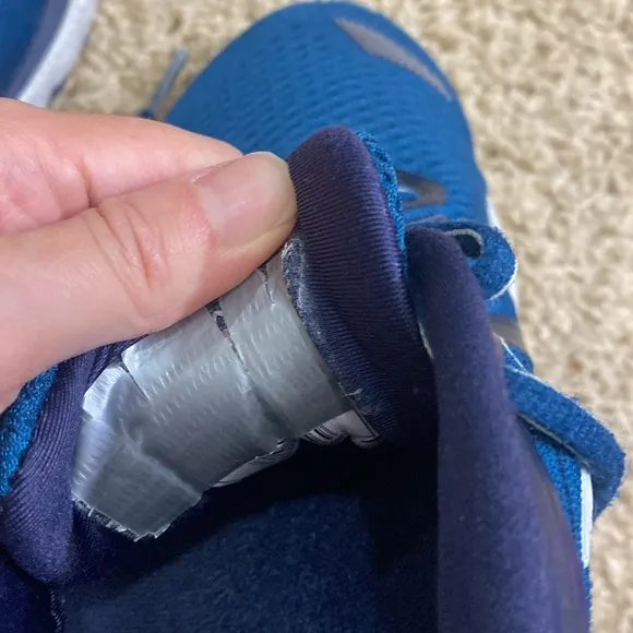 Brooks blue athletic shoes size 8 preowned
