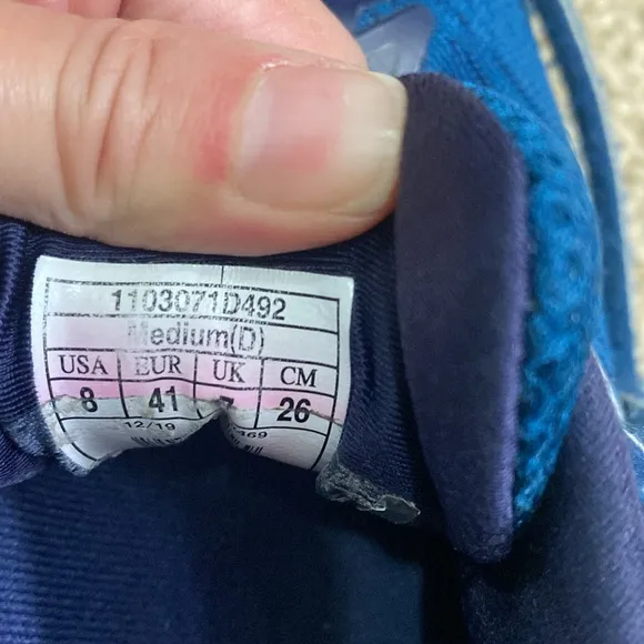 Brooks blue athletic shoes size 8 preowned