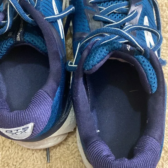 Brooks blue athletic shoes size 8 preowned
