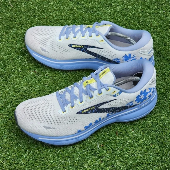 BROOKS GHOST 15 - Women's Athletic Shoes - SIZE 10.5 Medium B
