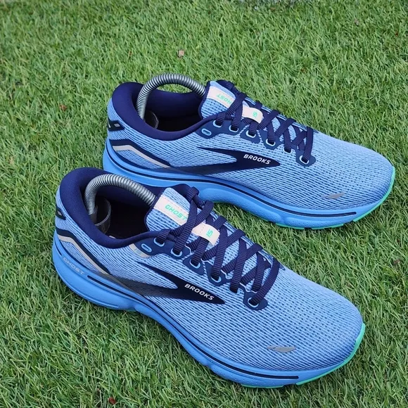 BROOKS GHOST 15 - Women's Athletic Shoes - SIZE 8.5B