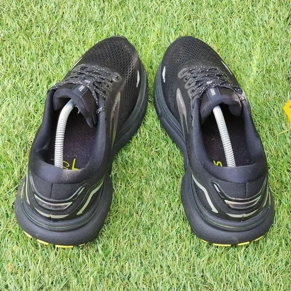BROOKS GHOST 15 - Women's Athletic Shoes - SIZE 8.5B