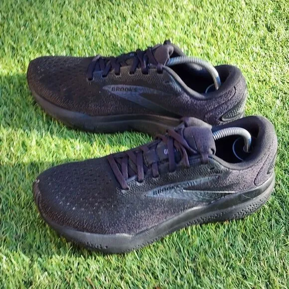BROOKS GHOST 16 - Women's Athletic Shoes - SIZE 10