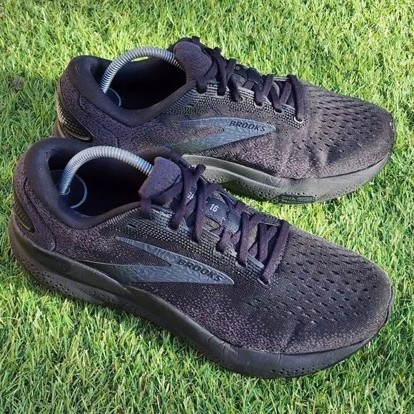 BROOKS GHOST 16 - Women's Athletic Shoes - SIZE 10