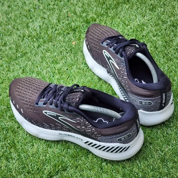 BROOKS GLYCERIN GTS 20 - Womens Athletic Shoes- SIZE 8.5B