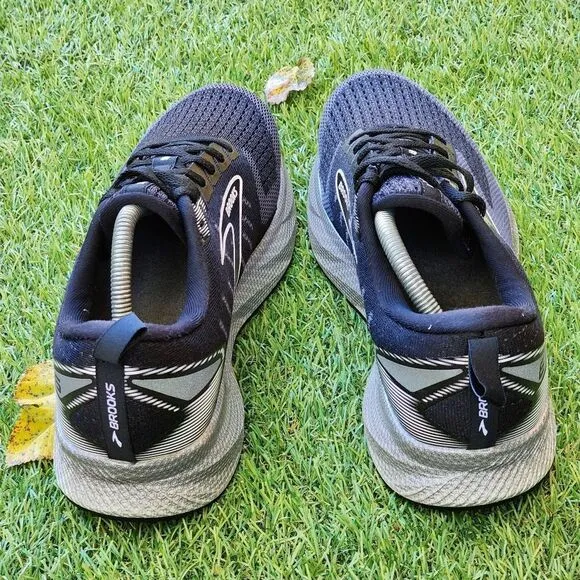 BROOKS LEVITATE GTS 6 - Women's Sneakers - SIZE 11