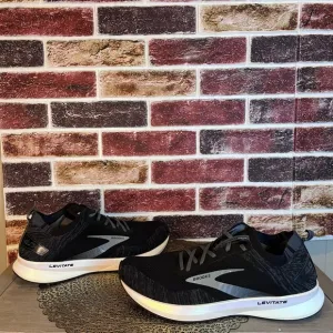 Brooks Men's Black Running Shoes