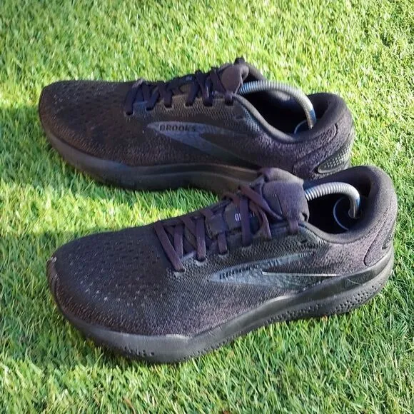 BROOKS GHOST 16 - Women's Athletic Shoes - SIZE 10