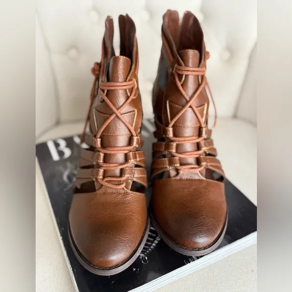 Brown cognac Strappy Women's Ankle Booties