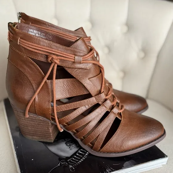 Brown cognac Strappy Women's Ankle Booties
