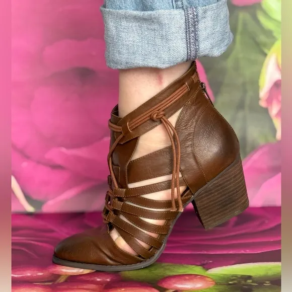 Brown cognac Strappy Women's Ankle Booties