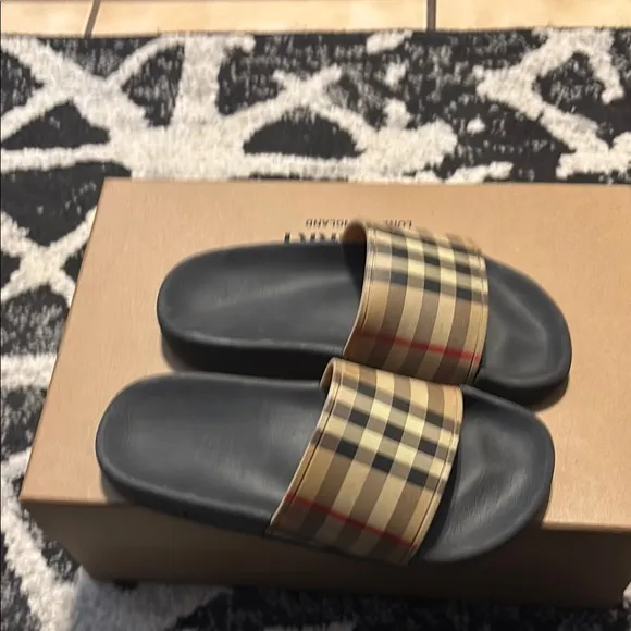 Burberry slides little, boy