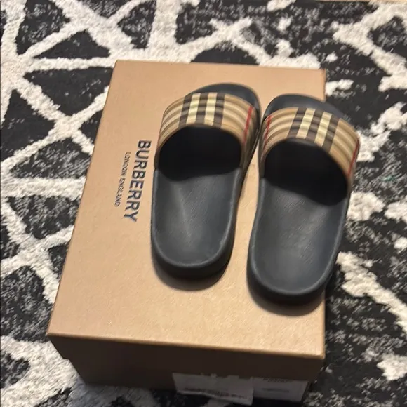 Burberry slides little, boy