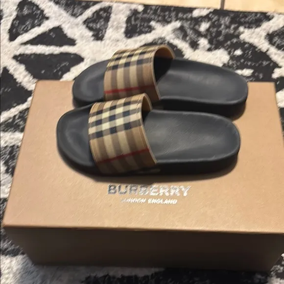 Burberry slides little, boy