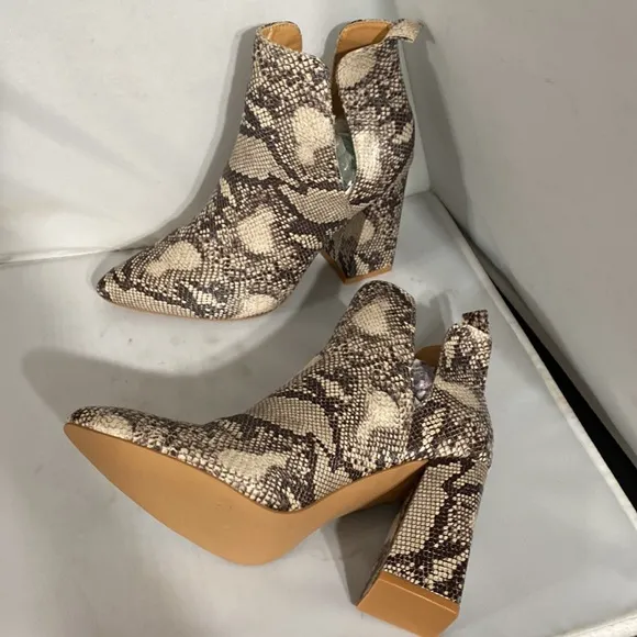 Cape Robbin Ankle Boots Je Snake Skin Size 9