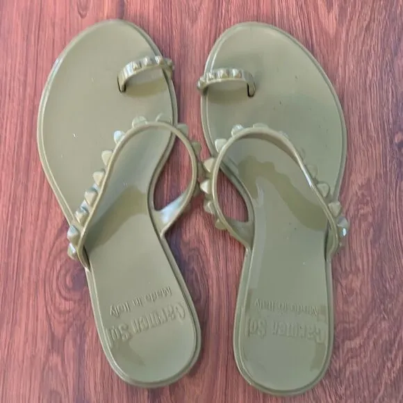 Carmen SOL jelly green sandals size 6 studs