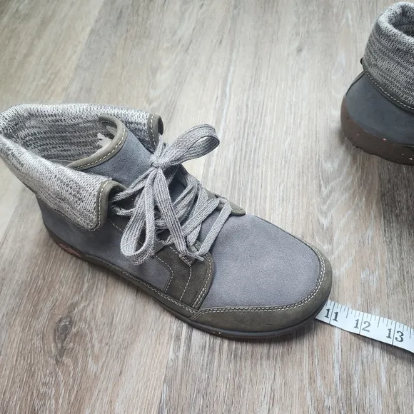 Chaco Womens Barbary Castlerock Ankle Boots Gray and Olive Size 8.5