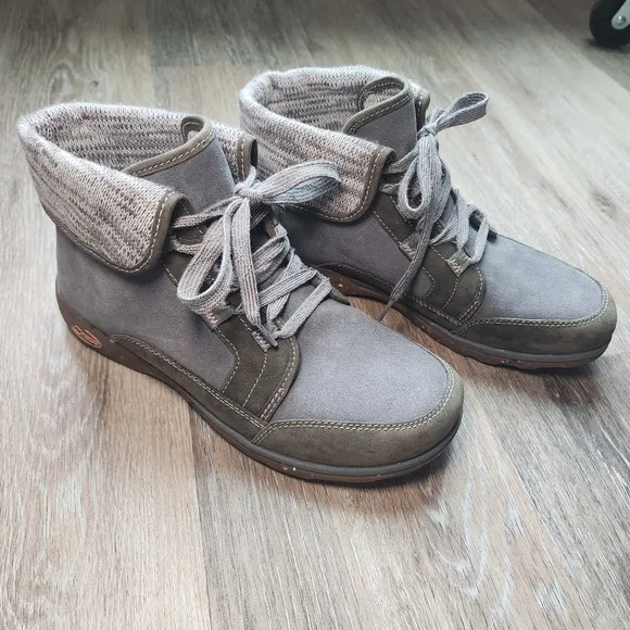 Chaco Womens Barbary Castlerock Ankle Boots Gray and Olive Size 8.5