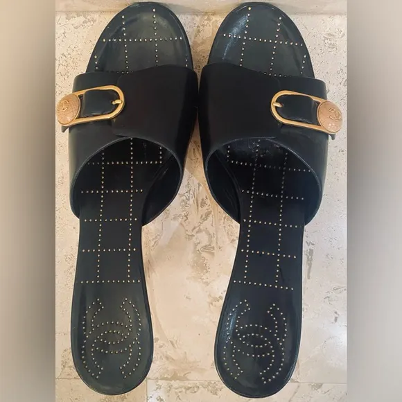 CHANEL PLATFORM BLACK LEATHER STACKED HEEL SLIDES IN BLACK/NATURAL