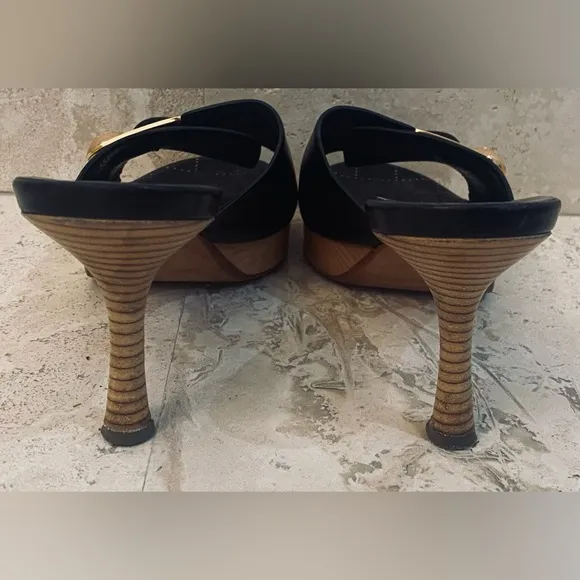 CHANEL PLATFORM BLACK LEATHER STACKED HEEL SLIDES IN BLACK/NATURAL