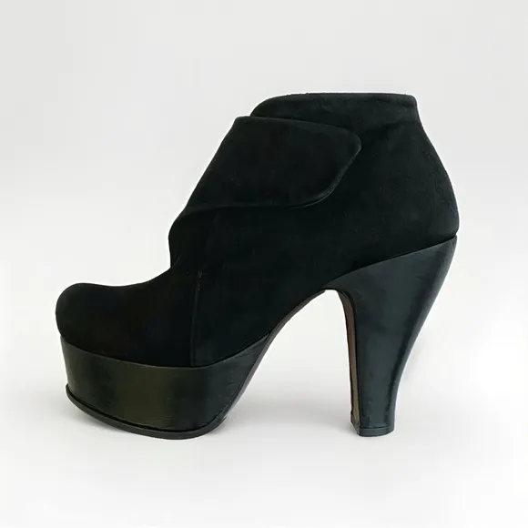 CHIE MIHARA black Suede Velcro strap platform high heel Ankle Boots