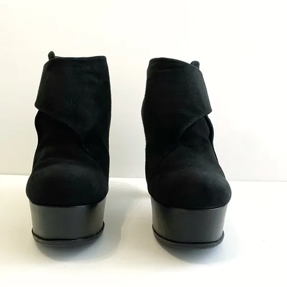 CHIE MIHARA black Suede Velcro strap platform high heel Ankle Boots